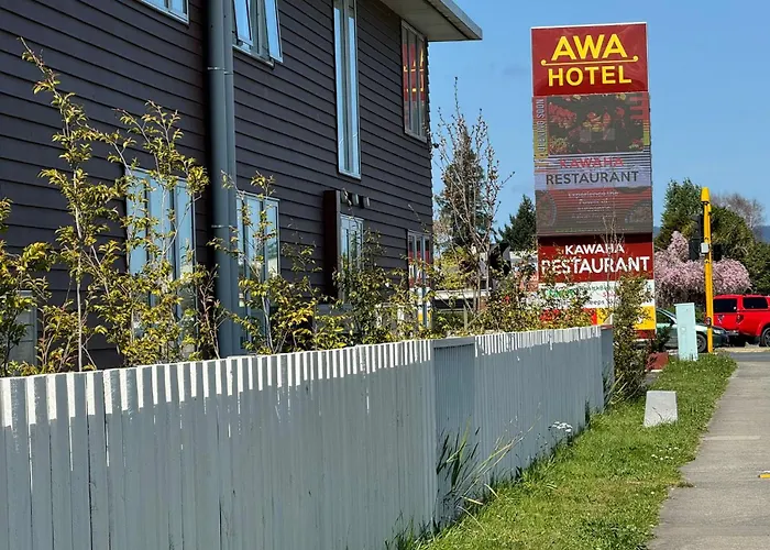 Awa 4-star 23-36 Sqm Large And 3 Sqm Small Single Rooms-capsules 4*