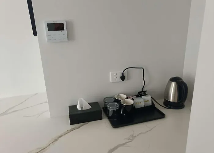 Hotel Awa 4-star 23-36 Sqm Large And 3 Sqm Small Single Rooms-capsules