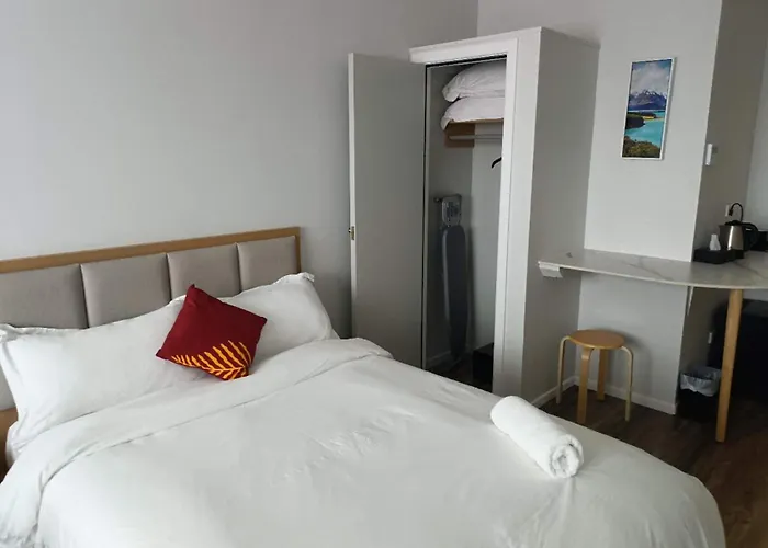 Hotel Awa 4-star 23-36 Sqm Large And 3 Sqm Small Single Rooms-capsules Rotorua