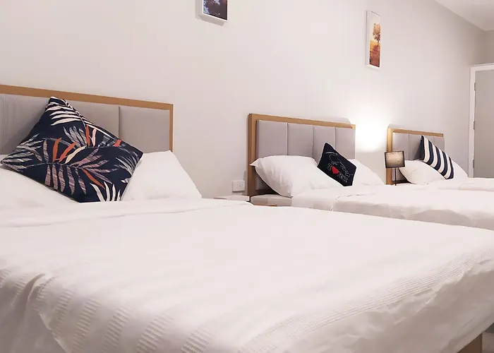 Awa 4-star 23-36 Sqm Large And 3 Sqm Small Single Rooms-capsules 4*