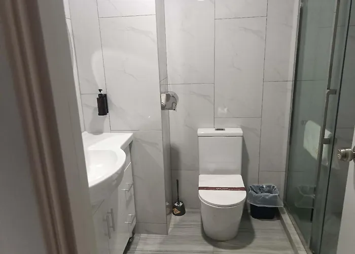 Awa 4-star 23-36 Sqm Large And 3 Sqm Small Single Rooms-capsules Hotel Rotorua