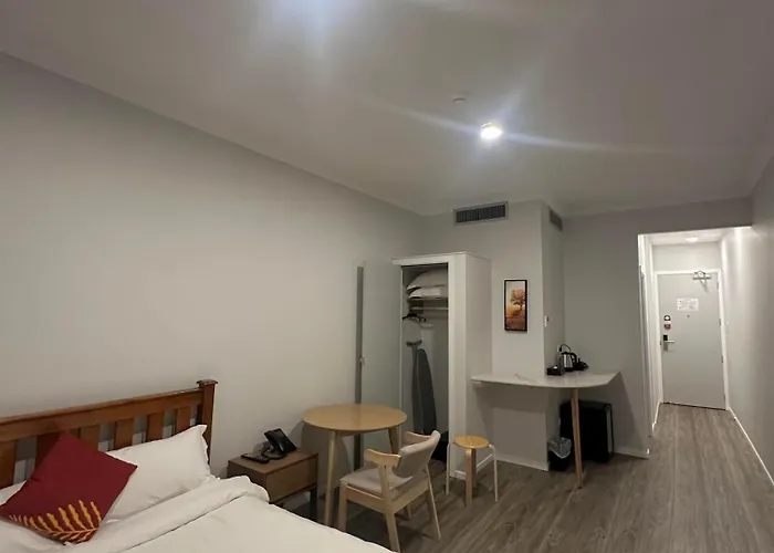 Awa 4-star 23-36 Sqm Large And 3 Sqm Small Single Rooms-capsules Hotel Rotorua