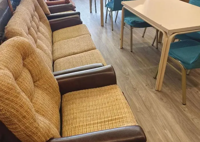 Awa 4-star 23-36 Sqm Large And 3 Sqm Small Single Rooms-capsules Hotel 4*